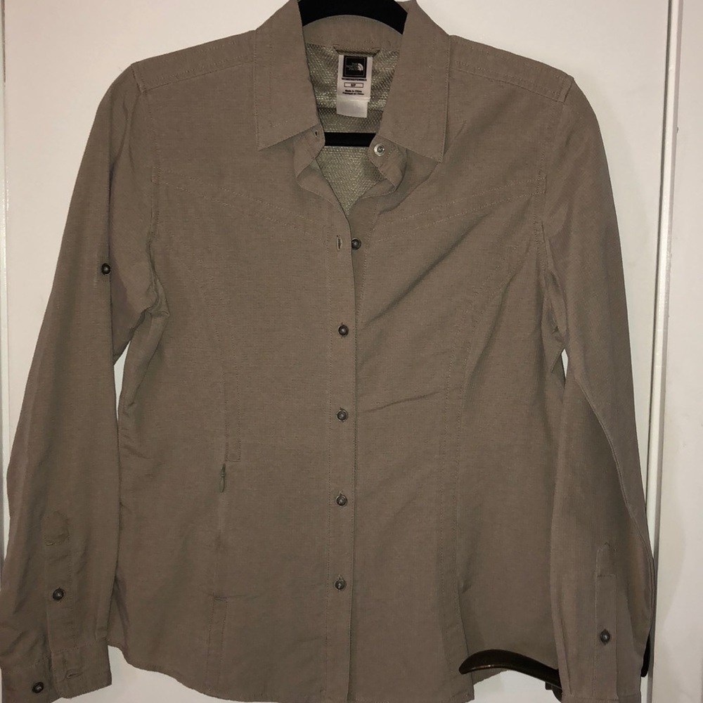 The North Face women’s size S/P button down shirt